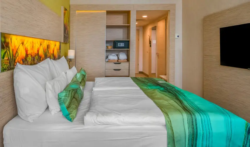 Lifestyle Hotel Mtra Mtrahza - Augusztus 20.