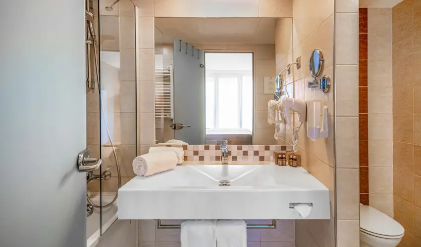 Lifestyle Hotel Mtra Mtrahza - Augusztus 20.