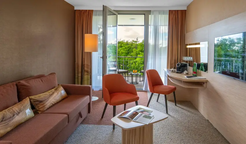 Lifestyle Hotel Mtra Mtrahza - Augusztus 20.