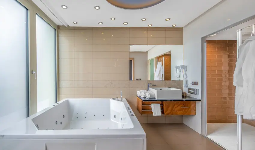 Lifestyle Hotel Mtra Mtrahza - Augusztus 20.