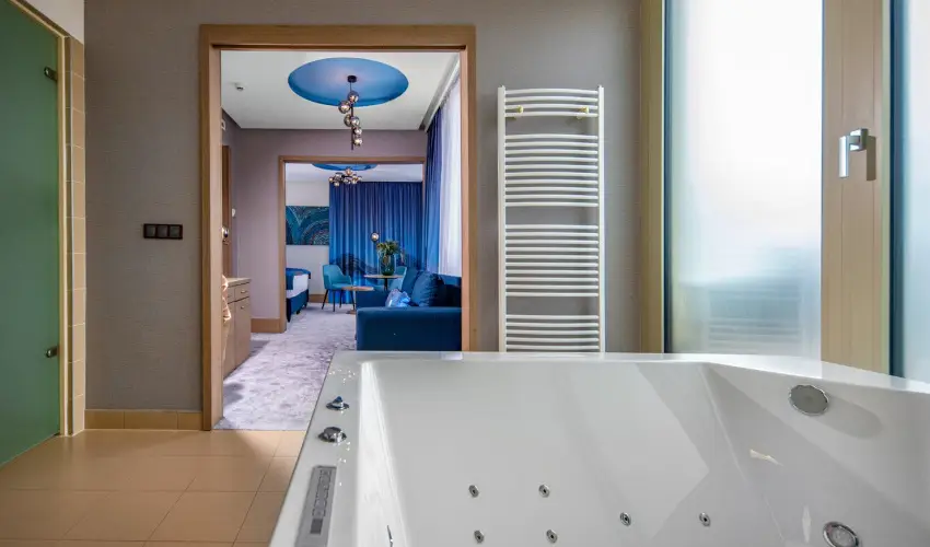 Lifestyle Hotel Mtra Mtrahza - Augusztus 20.