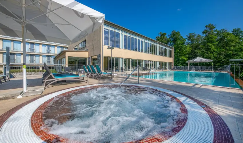 Lifestyle Hotel Mtra Mtrahza - Augusztus 20.