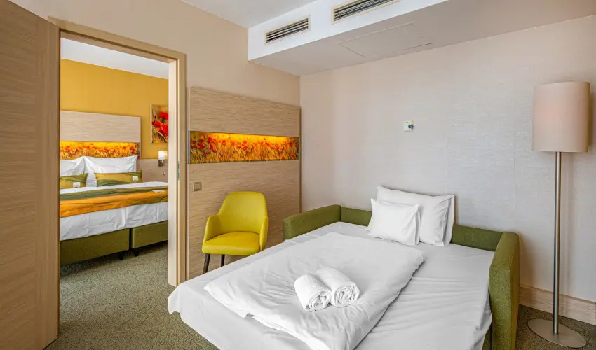 Lifestyle Hotel Mtra Mtrahza - Augusztus 20.