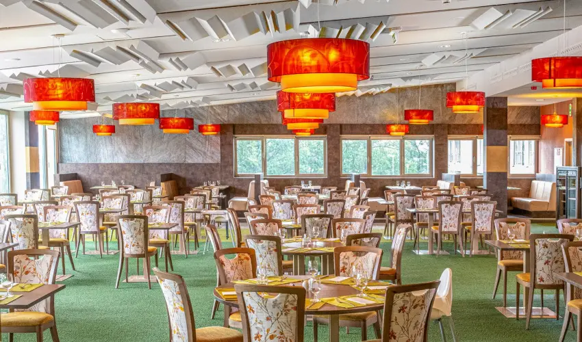 Lifestyle Hotel Mtra Mtrahza - Augusztus 20.