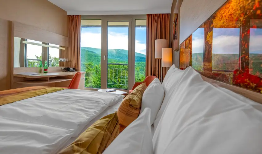 Lifestyle Hotel Mtra Mtrahza - Augusztus 20.