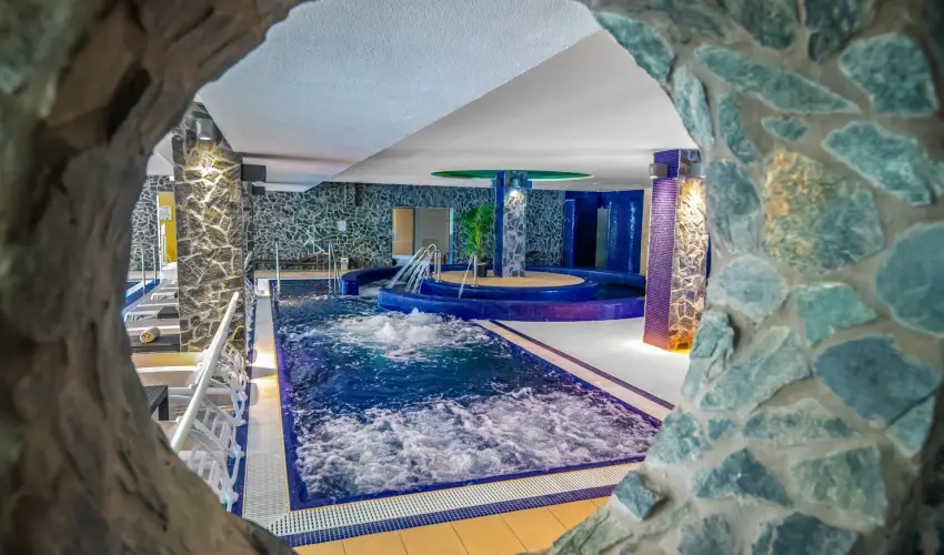 Lifestyle Hotel Mtra Mtrahza - Augusztus 20.