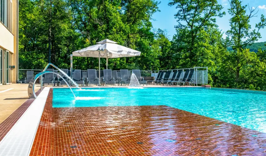 Lifestyle Hotel Mtra Mtrahza - Augusztus 20.