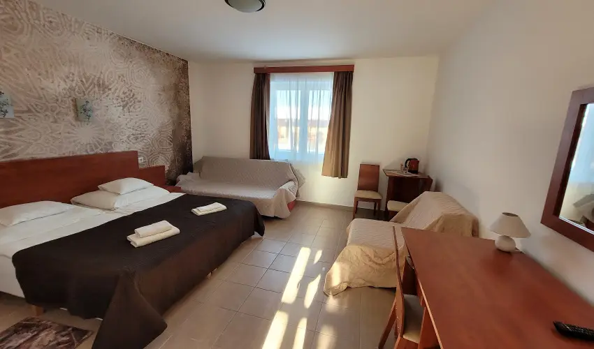 Ligetalja Term�l Hotel Pen�szlek - Augusztus 20. (min. 2 �j)