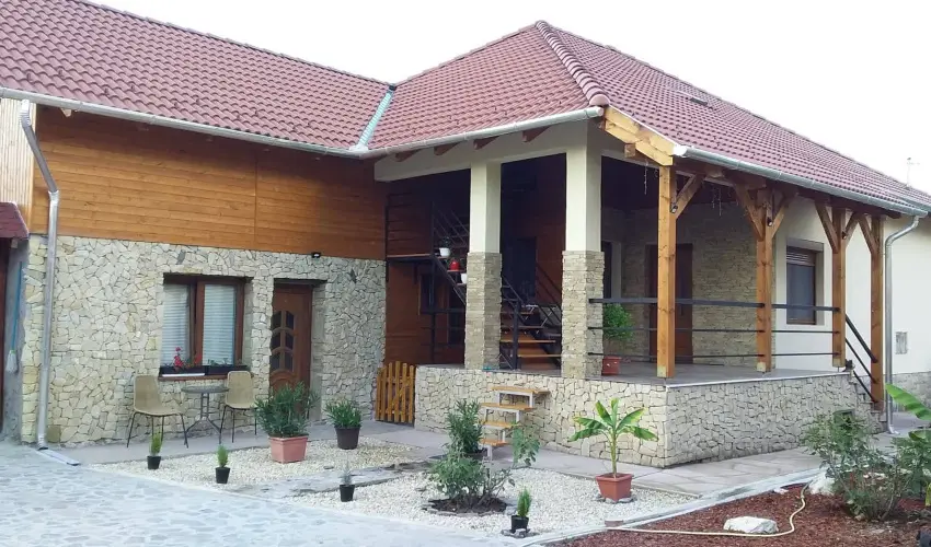 Lilla Apartmanh�zak Szilv�sv�rad - Augusztus 20. (min. 2 �j)