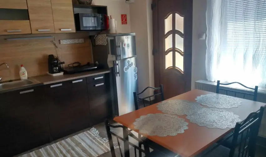 Lilla Apartmanh�zak Szilv�sv�rad - Augusztus 20. (min. 2 �j)