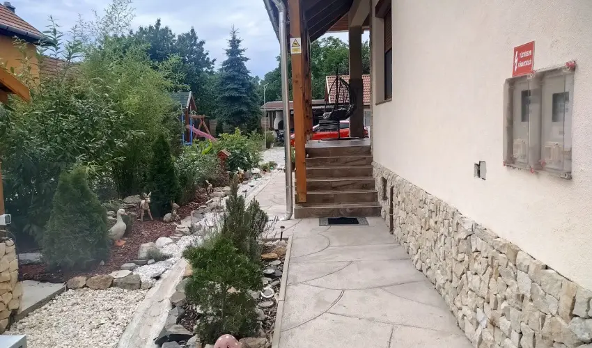 Lilla Apartmanh�zak Szilv�sv�rad - Augusztus 20. (min. 2 �j)