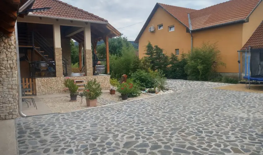 Lilla Apartmanh�zak Szilv�sv�rad - Augusztus 20. (min. 2 �j)