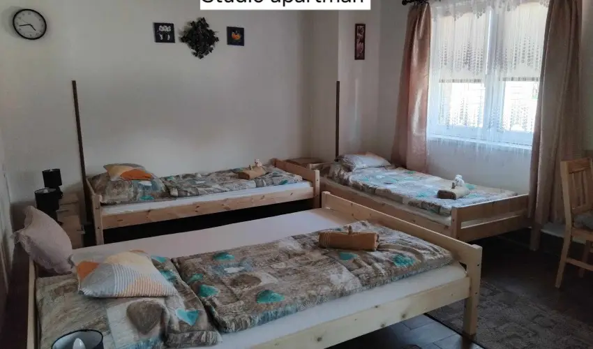 Lilla Apartmanh�zak Szilv�sv�rad - Augusztus 20. (min. 2 �j)