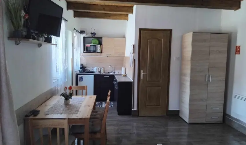 Lilla Apartmanh�zak Szilv�sv�rad - Augusztus 20. (min. 2 �j)