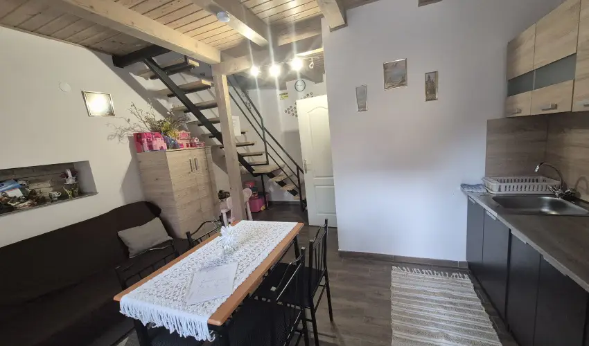 Lilla Apartmanh�zak Szilv�sv�rad - Augusztus 20. (min. 2 �j)