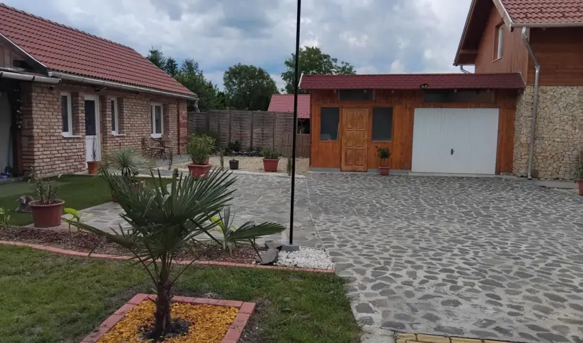 Lilla Apartmanh�zak Szilv�sv�rad - Augusztus 20. (min. 2 �j)