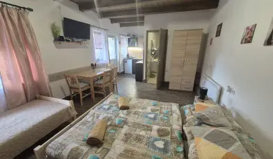 Lilla Apartmanh�zak Szilv�sv�rad