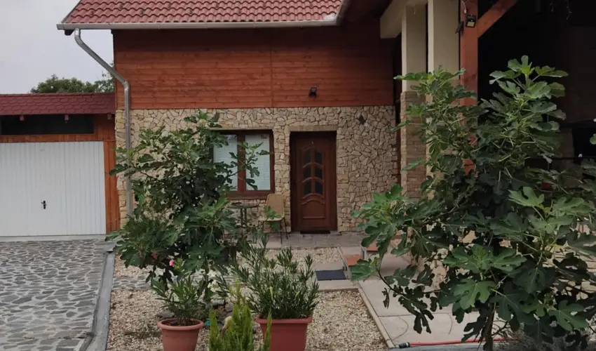 Lilla Apartmanh�zak Szilv�sv�rad - Augusztus 20. (min. 2 �j)