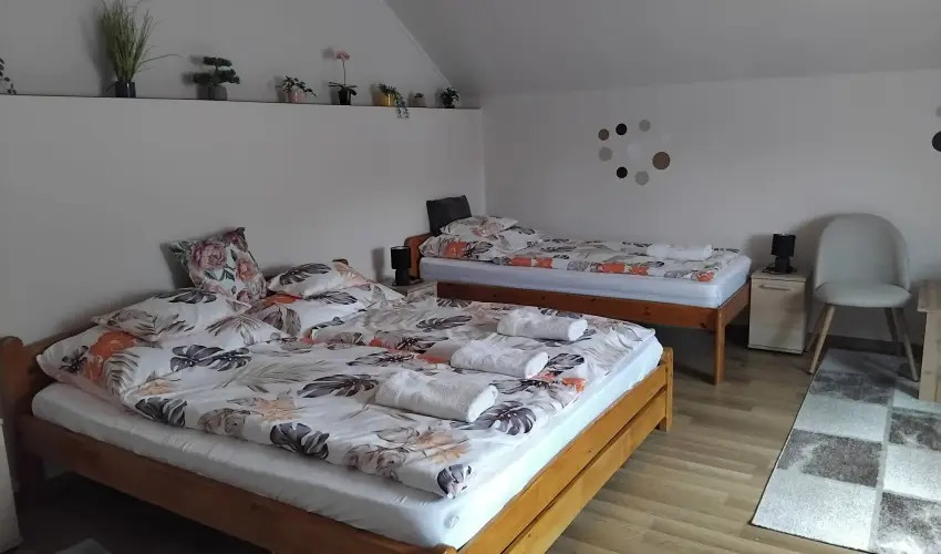 Lilla Apartmanh�zak Szilv�sv�rad - Augusztus 20. (min. 2 �j)