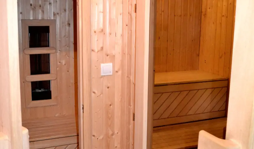 Malomkert Hotel Nagyb�rzs�ny - Augusztus 20.