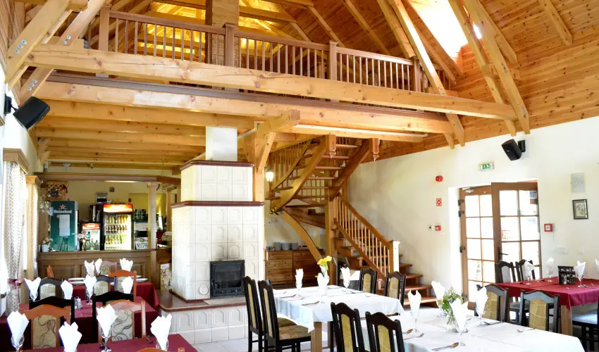 Malomkert Hotel Nagyb�rzs�ny - Augusztus 20.