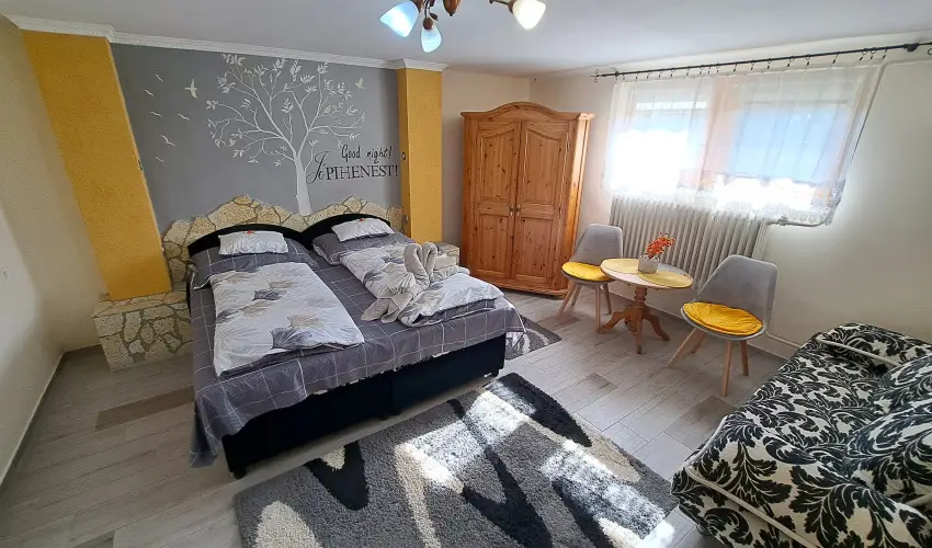 Margar�ta Panzi� S�rospatak - Augusztus 20. (min. 3 �j)