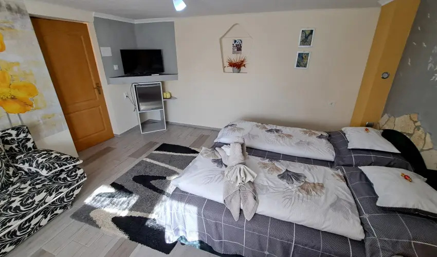 Margar�ta Panzi� S�rospatak - Augusztus 20. (min. 3 �j)