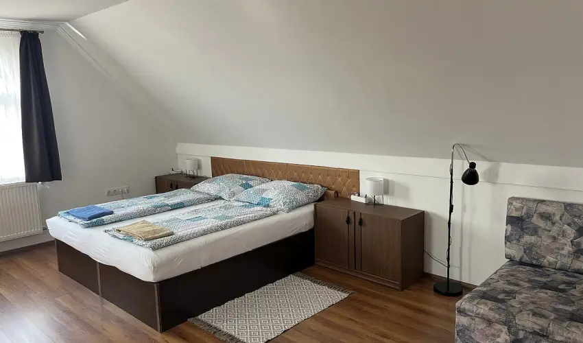 M�rk�i Vend�gh�z - kapu a Bakonyra M�rk� - Augusztus 20. (min. 2 �j)