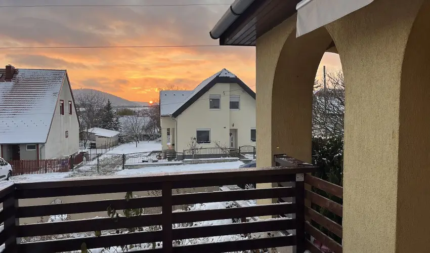 M�rk�i Vend�gh�z - kapu a Bakonyra M�rk� - Augusztus 20. (min. 2 �j)
