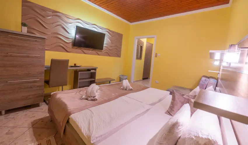 M�rv�ny Panzi� Hajd�szoboszl� - Augusztus 20. (min. 3 �j)