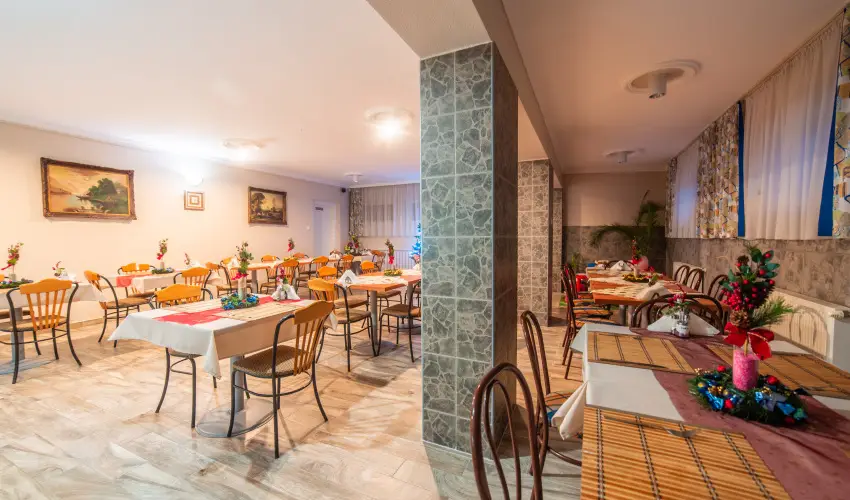 M�rv�ny Panzi� Hajd�szoboszl� - Augusztus 20. (min. 3 �j)