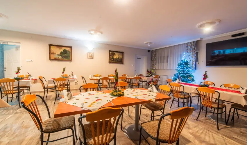 M�rv�ny Panzi� Hajd�szoboszl� - Augusztus 20. (min. 3 �j)