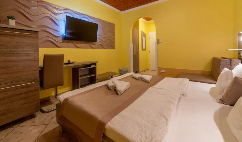 M�rv�ny Panzi� Hajd�szoboszl� - Augusztus 20. (min. 3 �j)