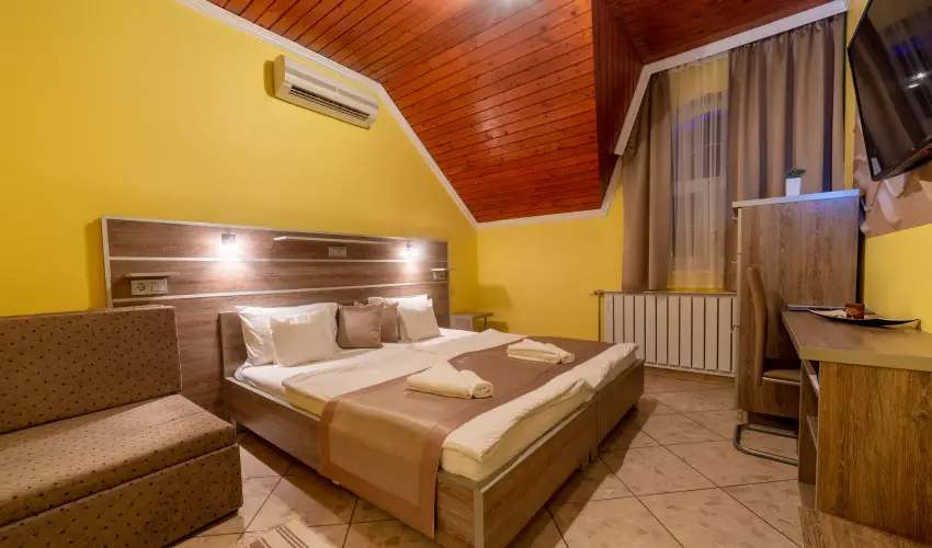 M�rv�ny Panzi� Hajd�szoboszl� - Augusztus 20. (min. 3 �j)