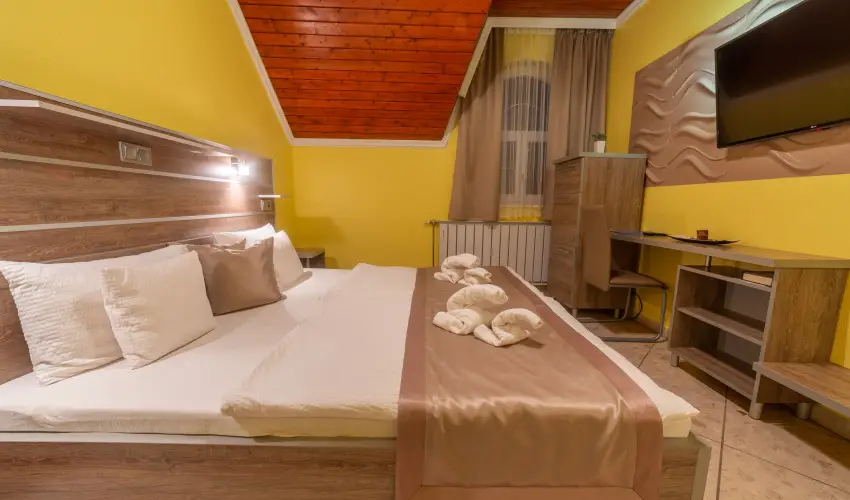 M�rv�ny Panzi� Hajd�szoboszl� - Augusztus 20. (min. 3 �j)