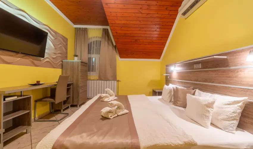 M�rv�ny Panzi� Hajd�szoboszl� - Augusztus 20. (min. 3 �j)