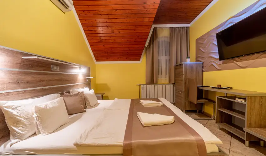 M�rv�ny Panzi� Hajd�szoboszl� - Augusztus 20. (min. 3 �j)