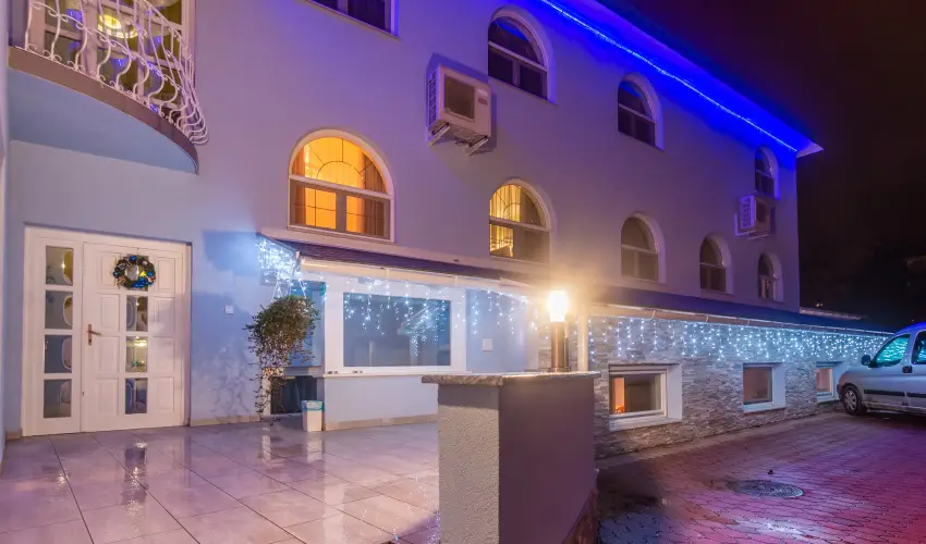 M�rv�ny Panzi� Hajd�szoboszl� - Augusztus 20. (min. 3 �j)