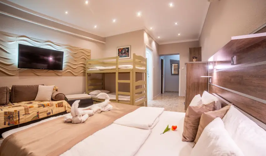 M�rv�ny Panzi� Hajd�szoboszl� - Augusztus 20. (min. 3 �j)