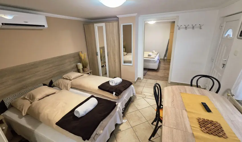 Mary Apartman Hajd�szoboszl� - Augusztus 20. (min. 4 �j)
