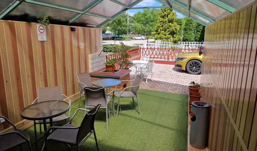 Napsug�r Apartmanh�z Si�fok - Augusztus 20. (min. 5 �j)