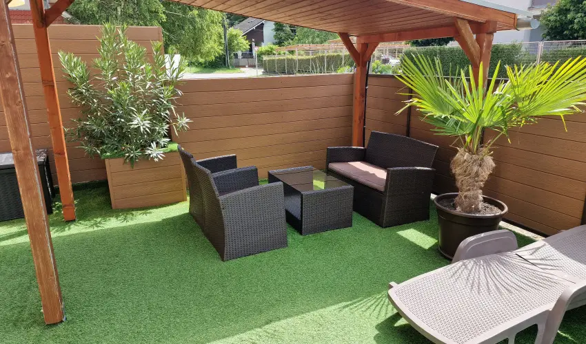 Napsug�r Apartmanh�z Si�fok - Augusztus 20. (min. 5 �j)