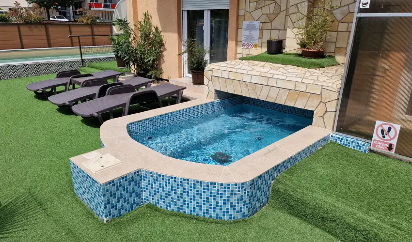 Napsug�r Apartmanh�z Si�fok - Augusztus 20. (min. 5 �j)