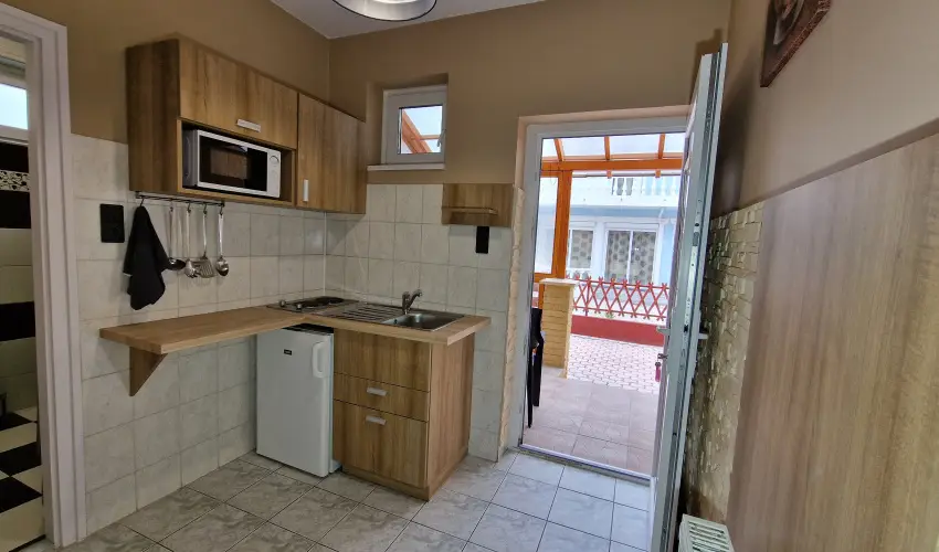 Napsug�r Apartmanh�z Si�fok - Augusztus 20. (min. 5 �j)