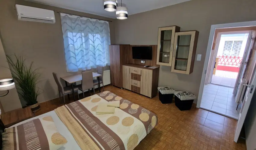 Napsug�r Apartmanh�z Si�fok - Augusztus 20. (min. 5 �j)