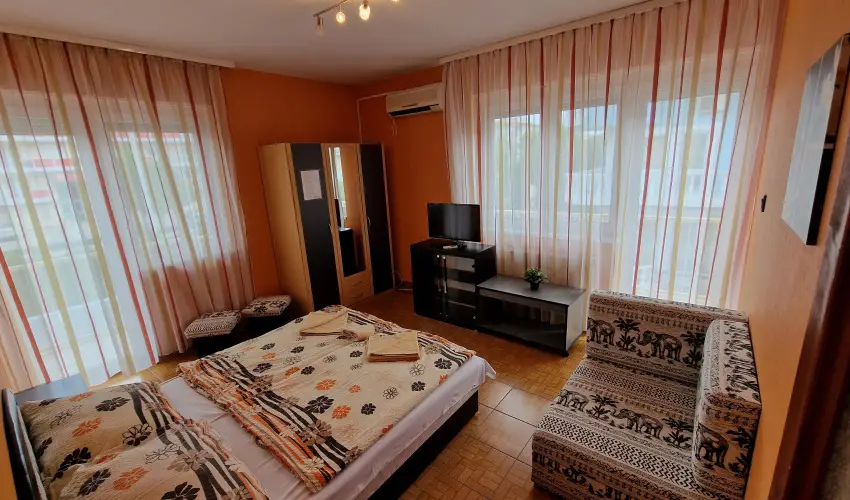 Napsug�r Apartmanh�z Si�fok - Augusztus 20. (min. 5 �j)