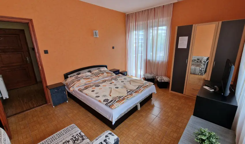 Napsug�r Apartmanh�z Si�fok - Augusztus 20. (min. 5 �j)