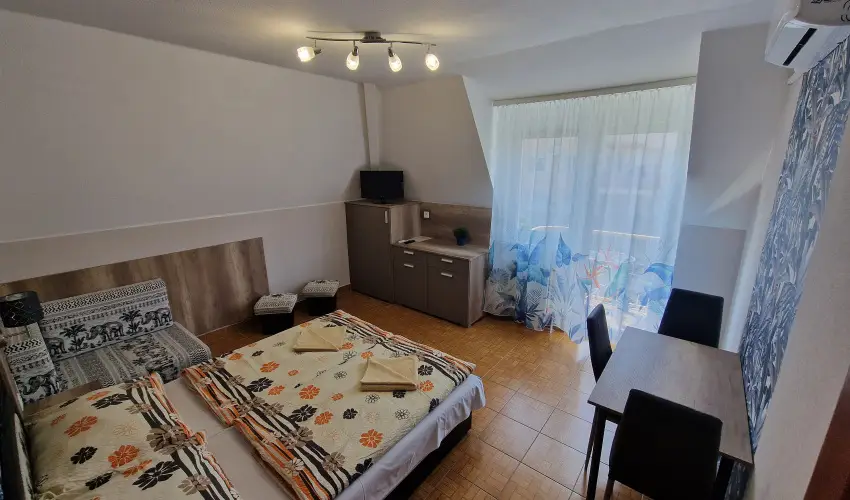 Napsug�r Apartmanh�z Si�fok - Augusztus 20. (min. 5 �j)