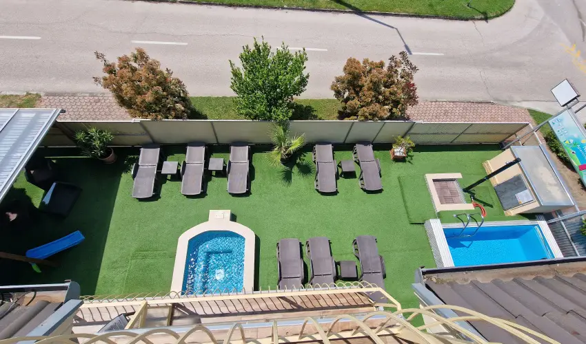 Napsug�r Apartmanh�z Si�fok - Augusztus 20. (min. 5 �j)