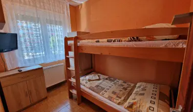 Napsug�r Apartmanh�z Si�fok